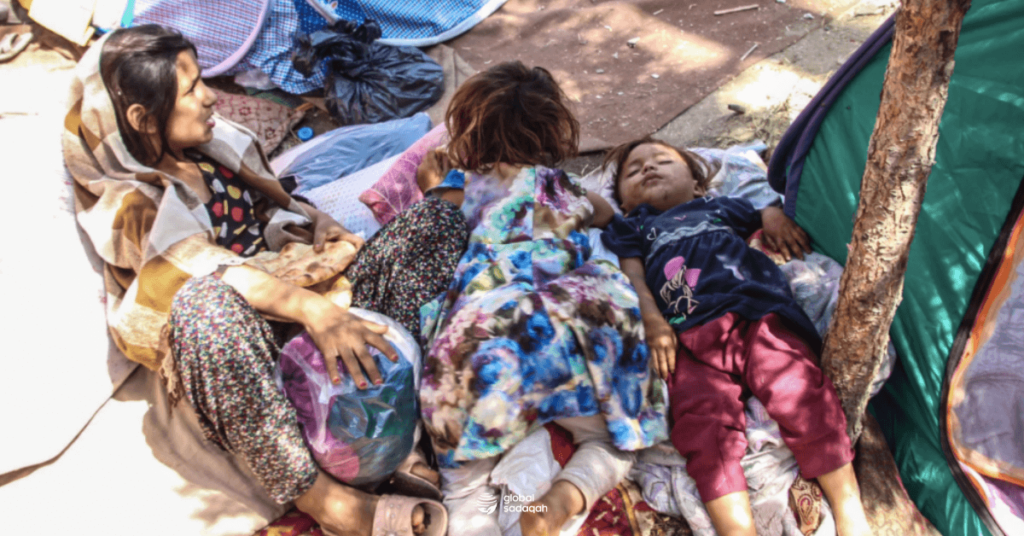 Hunger Displaced children in Afghanistan taking shelter on the streets under the hot sun. 